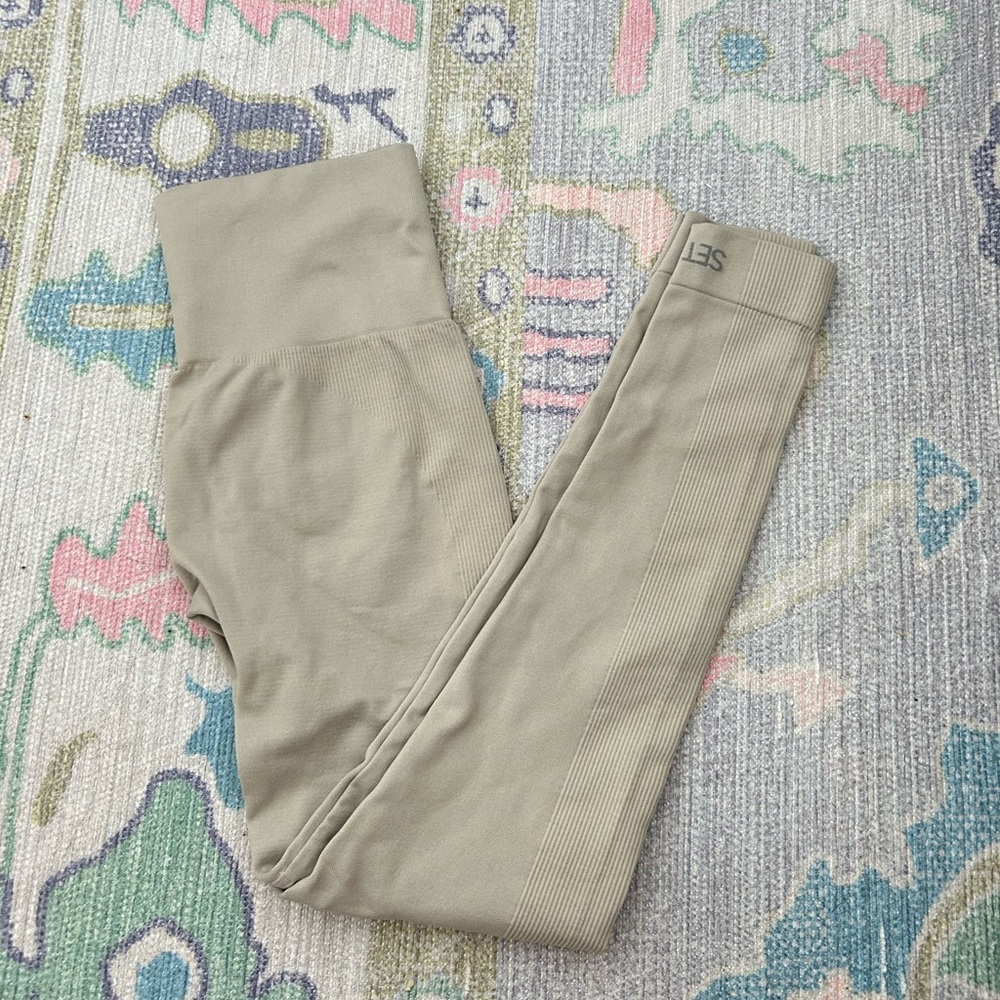 SET Active Leggings